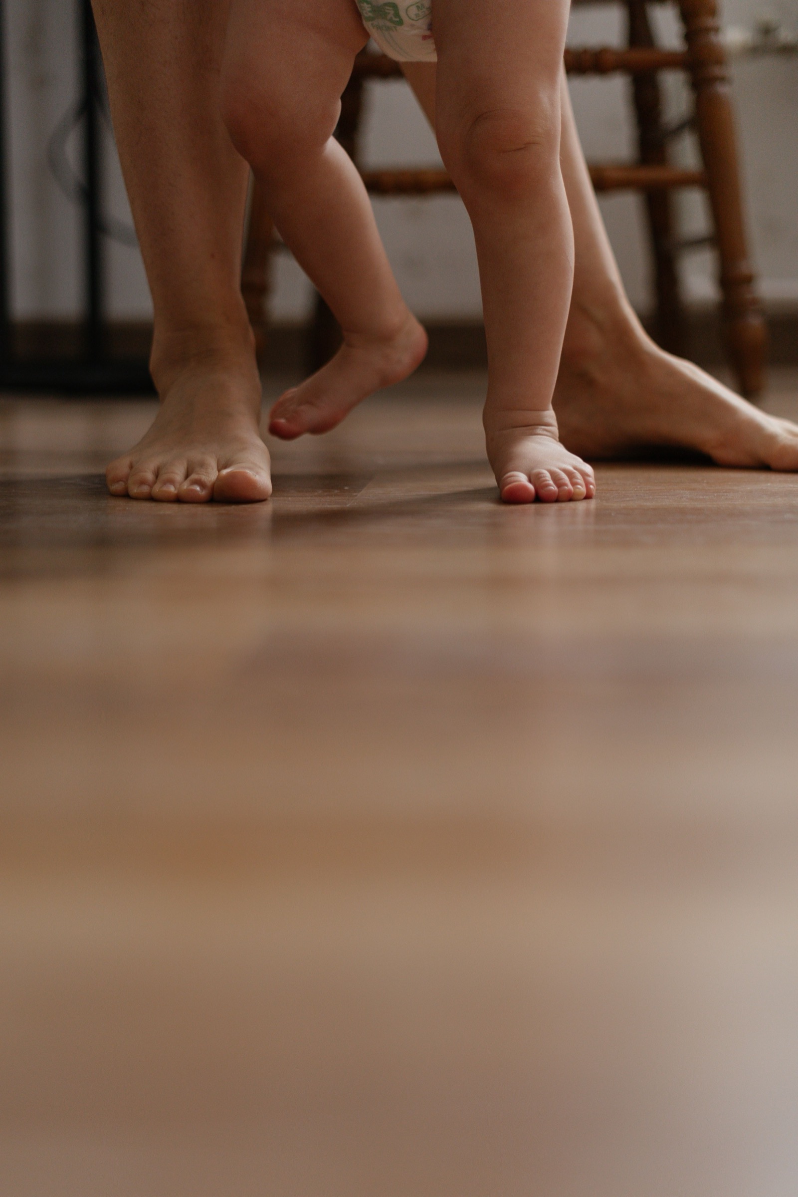 Baby erste Schritte: Wann es so weit ist (und woran du es erkennst)